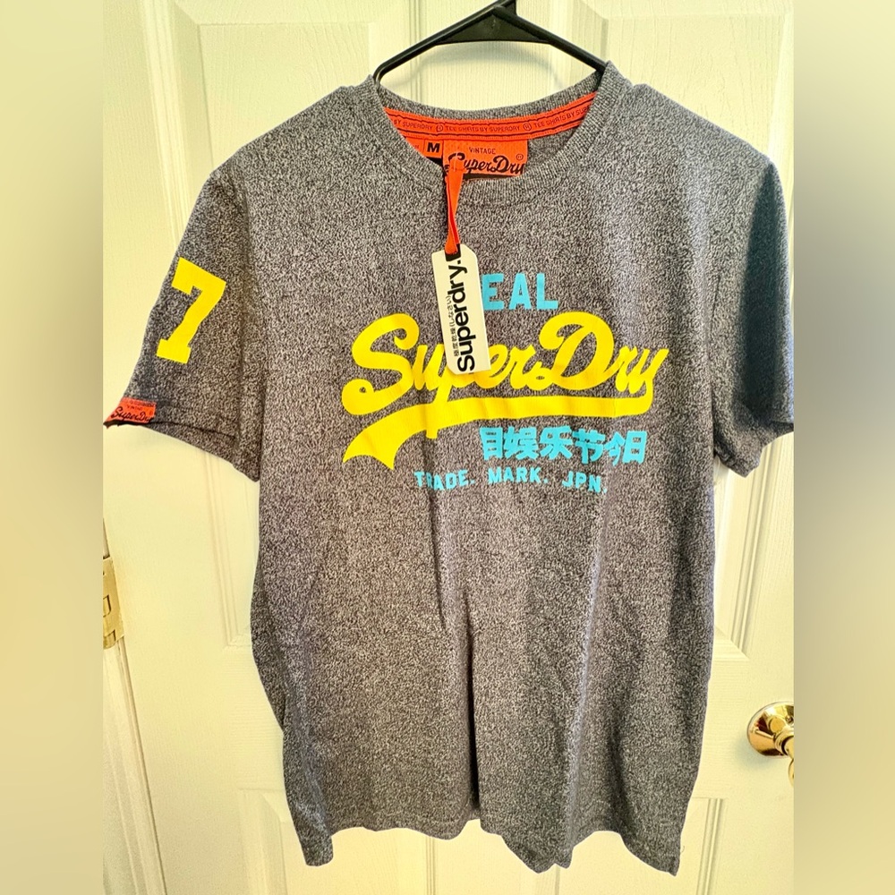 🆕 Vintage Superdry Men’s T-Shirt (Size M)